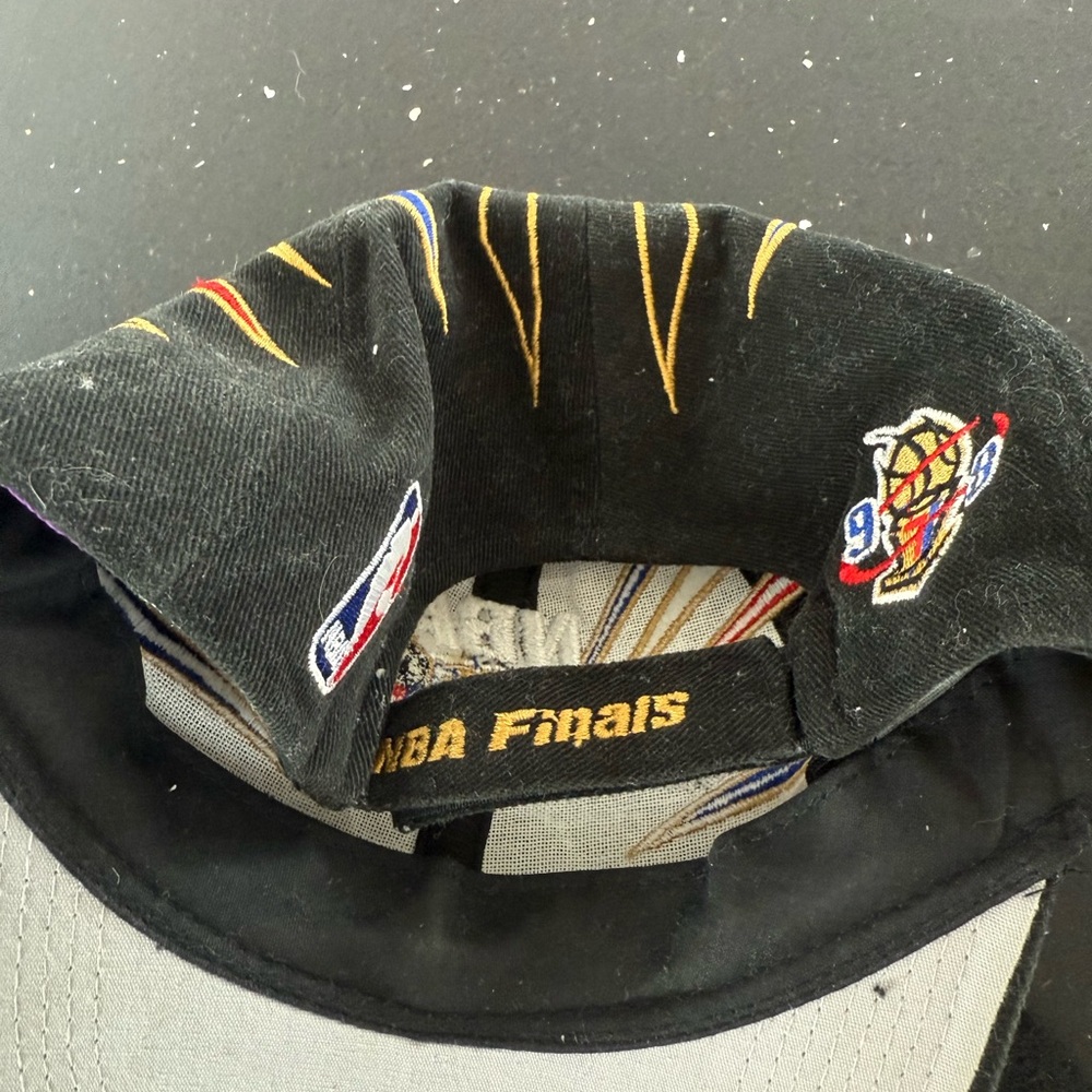 Vintage *Rare Chicago Bulls 6X NBA Champions Black Hat - Picture 5 of 5
